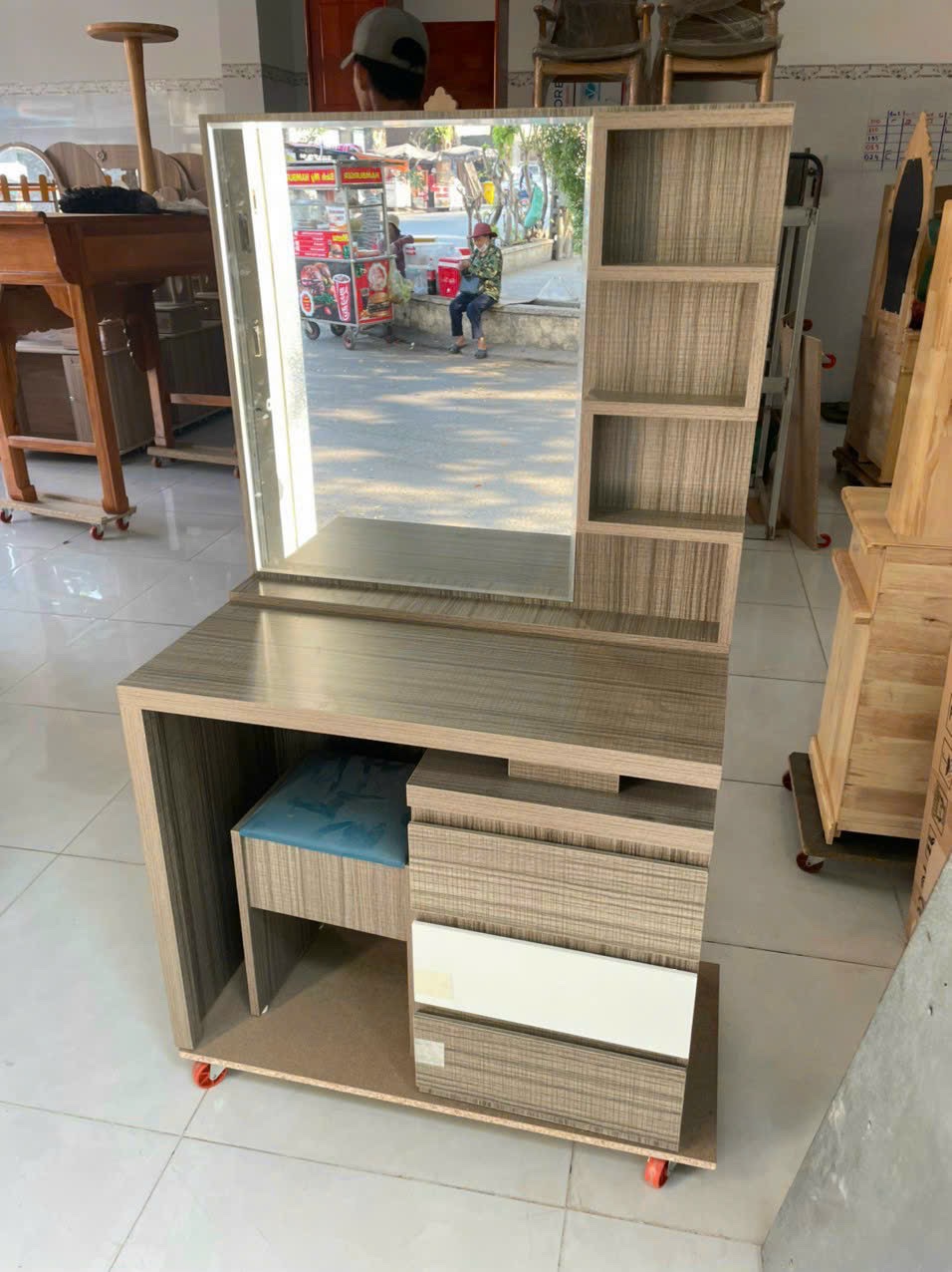 Bàn trang điểm MDF gương vuông, ngang 110 